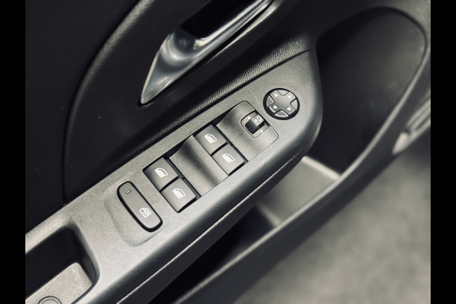 Opel Corsa 1.2 Elegance | NAP | Camera | Stoel/Stuurverw.