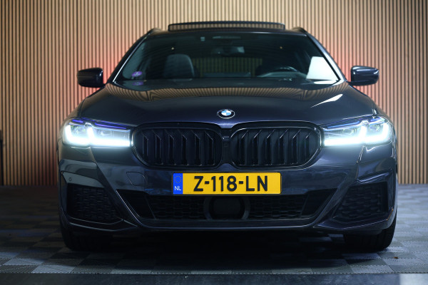 BMW 5 Serie Touring 530i xDrive M-Sport PANO HUD ACC CAM AMBIENT TRKH '21