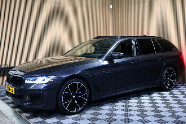 BMW 5 Serie Touring 530i xDrive M-Sport PANO HUD ACC CAM AMBIENT TRKH '21
