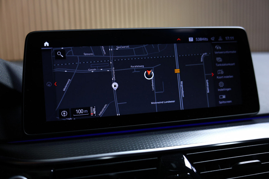 BMW 5 Serie Touring 530i xDrive M-Sport PANO HUD ACC CAM AMBIENT TRKH '21