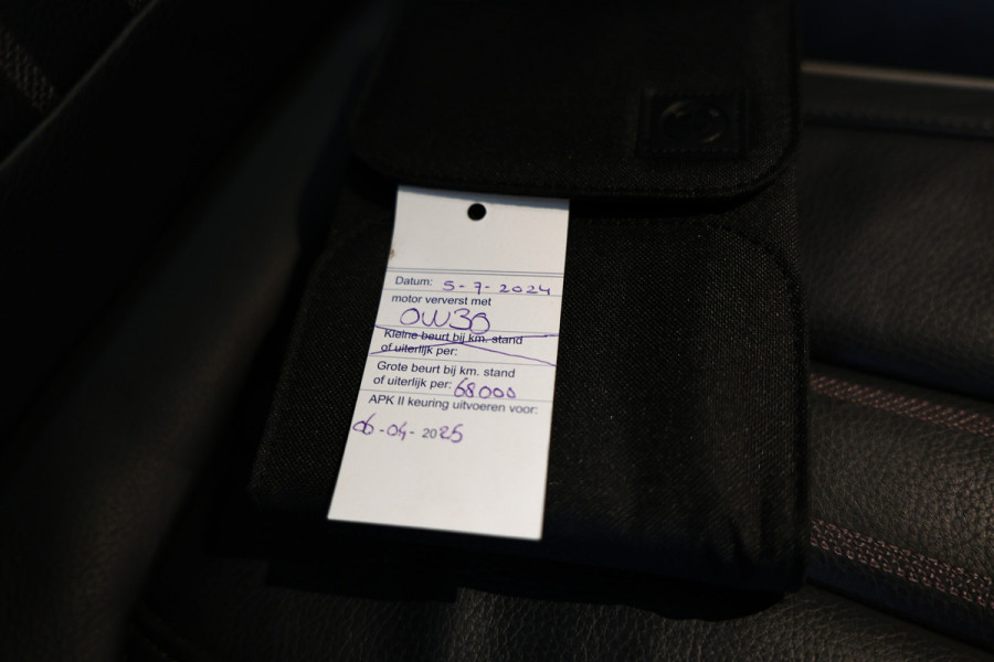 BMW 5 Serie Touring 530i xDrive M-Sport PANO HUD ACC CAM AMBIENT TRKH '21