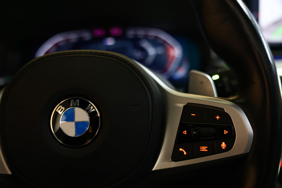 BMW 5 Serie Touring 530i xDrive M-Sport PANO HUD ACC CAM AMBIENT TRKH '21