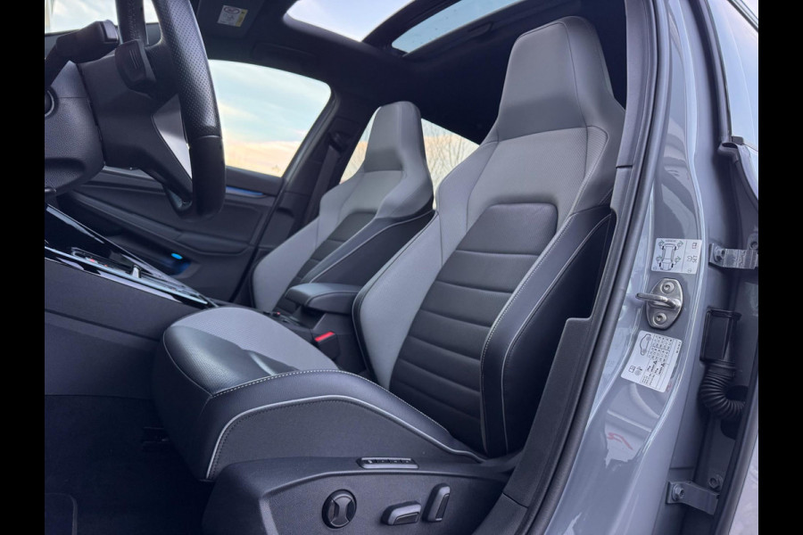 Volkswagen Golf 1.4 eHybrid GTE Pano/Leer/Trekhaak/Matrix