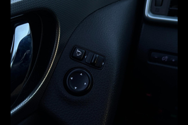 Nissan QASHQAI 158PK Aut. 360° Camera Trekhaak Pano Stoelverw. Lane Assist Navi Climate Pdc Winterpack Isofix Comfortstoelen