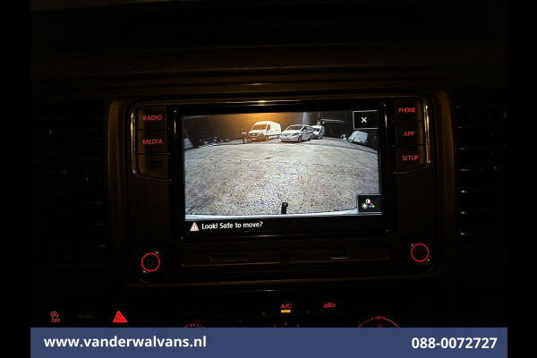 Volkswagen Transporter 2.0 TDI L2H1 Euro6 Airco | Camera | Apple Carplay | Trekhaak | Cruisecontrol Android Auto, Bijrijdersbank