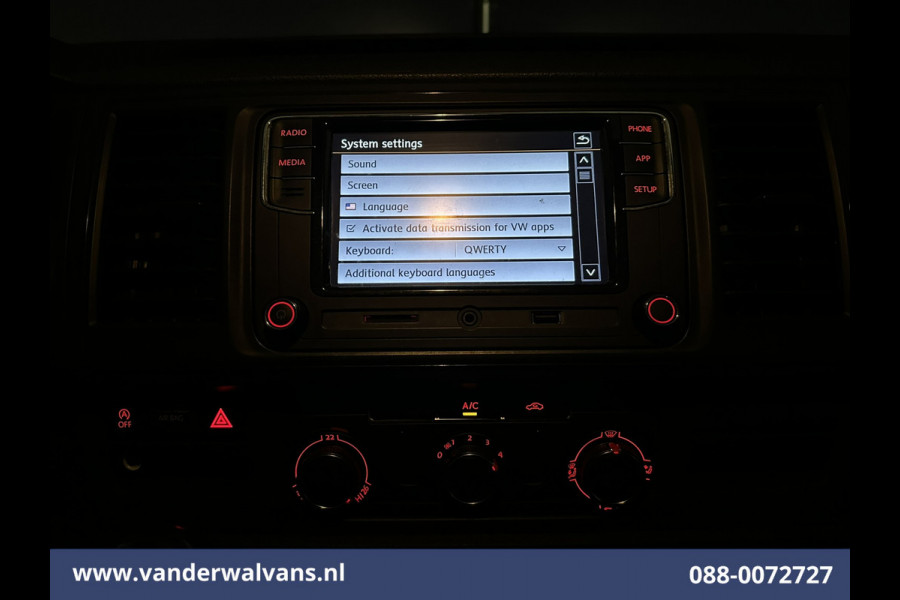 Volkswagen Transporter 2.0 TDI L2H1 Euro6 Airco | Camera | Apple Carplay | Trekhaak | Cruisecontrol Android Auto, Bijrijdersbank