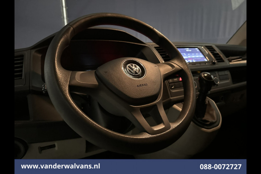 Volkswagen Transporter 2.0 TDI L2H1 Euro6 Airco | Camera | Apple Carplay | Trekhaak | Cruisecontrol Android Auto, Bijrijdersbank