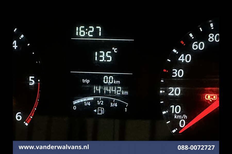 Volkswagen Transporter 2.0 TDI L2H1 Euro6 Airco | Camera | Apple Carplay | Trekhaak | Cruisecontrol Android Auto, Bijrijdersbank