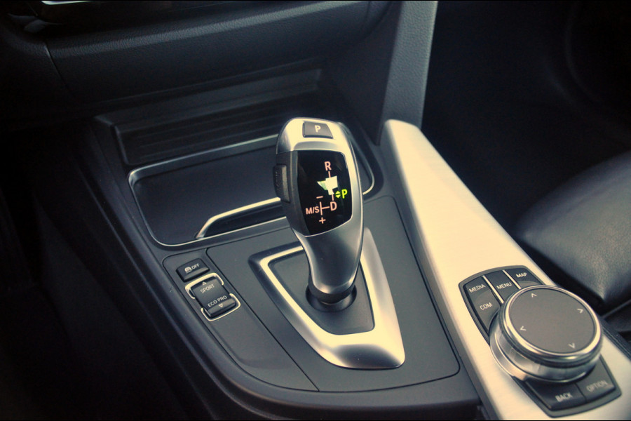 BMW 3-serie 320i M Sport Edition 64.000 km | Tanzanite Blauw | Zeer mooie auto!