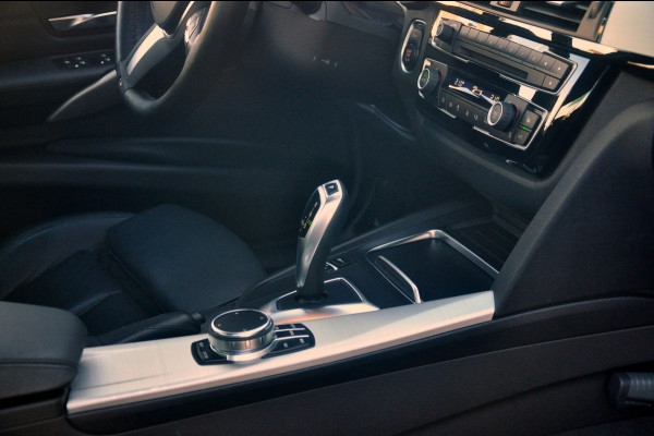 BMW 3-serie 320i M Sport Edition 64.000 km | Tanzanite Blauw | Zeer mooie auto!