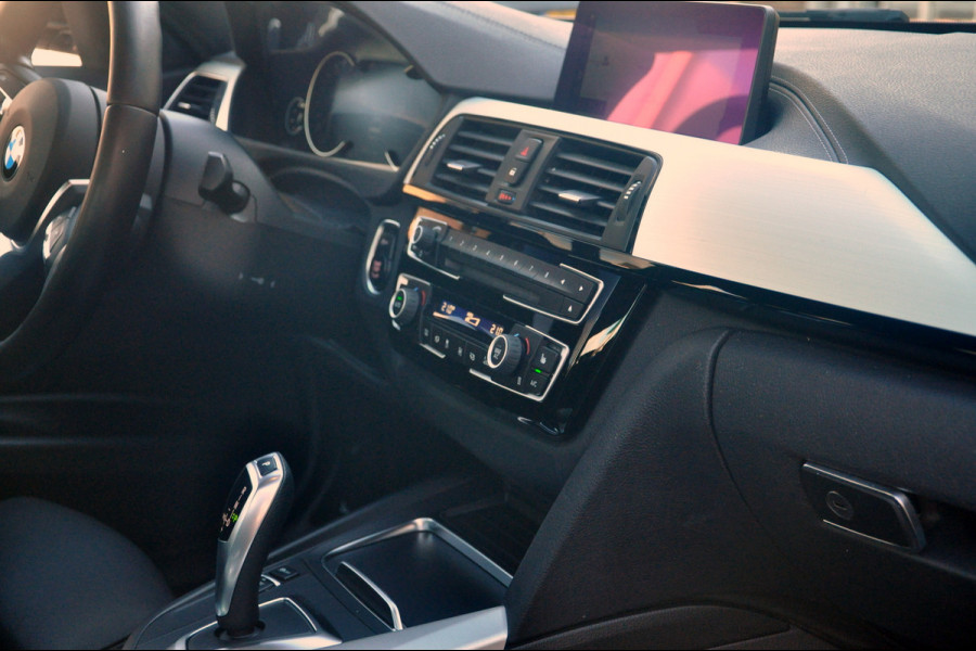 BMW 3-serie 320i M Sport Edition 64.000 km | Tanzanite Blauw | Zeer mooie auto!