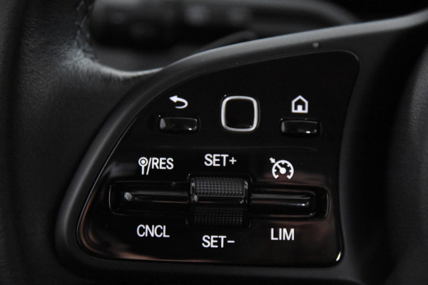 Mercedes-Benz Glb 200 *1ste Eigenaar*Leer*Navigatie*Stoelverwarming*Camera*