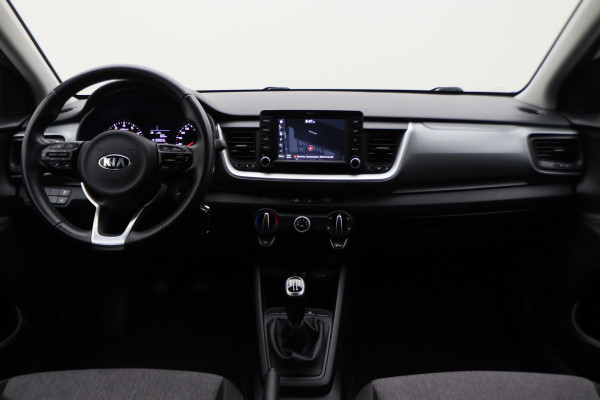 Kia Stonic 1.0 T-GDi DynamicLine Camera, Apple Carplay, Navigatie, Cruise, PDC, 17"