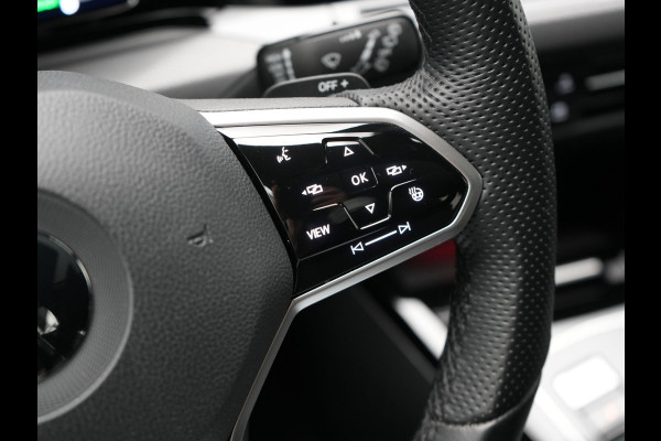 Volkswagen Golf 1.4 eHybrid GTE Plug In Hybrid 245pk Dealer O.H PHEV | Trekhaak Af Fabriek | Panodak | Adaptive Cruise | IQ Light | Camera | Sportstoelen & Stuur Verwarmd | Keyless | Blis | Navigatie | Virtual | DAB |