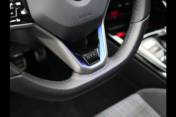 Volkswagen Golf 1.4 eHybrid GTE Plug In Hybrid 245pk Dealer O.H PHEV | Trekhaak Af Fabriek | Panodak | Adaptive Cruise | IQ Light | Camera | Sportstoelen & Stuur Verwarmd | Keyless | Blis | Navigatie | Virtual | DAB |