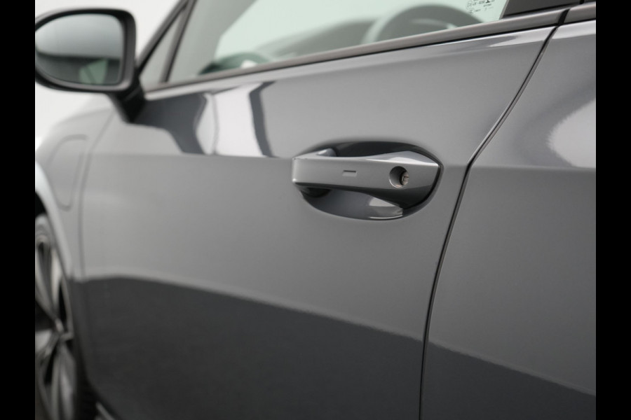 Volkswagen Golf 1.4 eHybrid GTE Plug In Hybrid 245pk Dealer O.H PHEV | Trekhaak Af Fabriek | Panodak | Adaptive Cruise | IQ Light | Camera | Sportstoelen & Stuur Verwarmd | Keyless | Blis | Navigatie | Virtual | DAB |