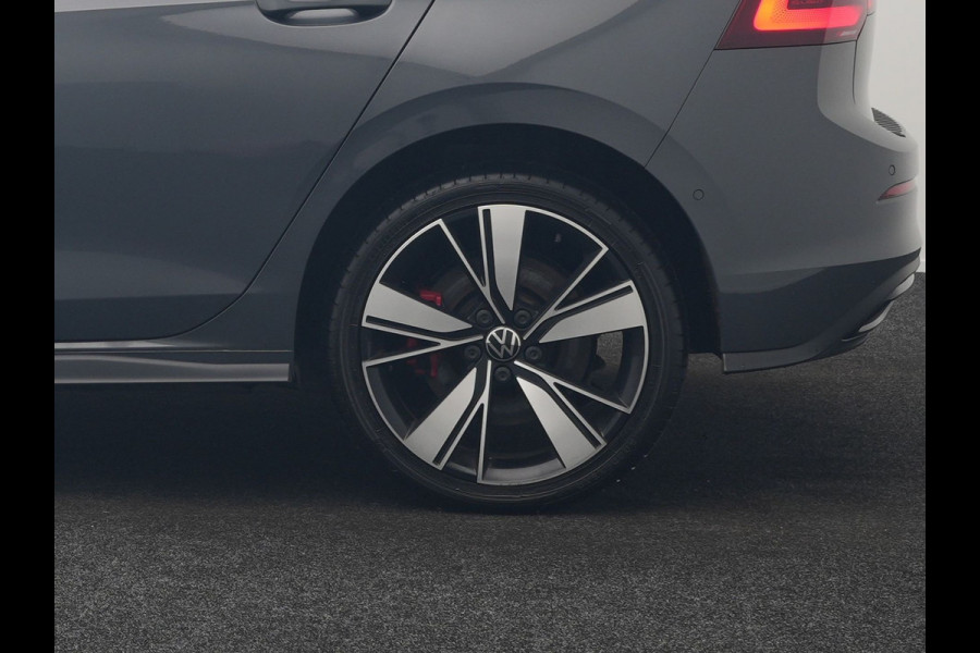 Volkswagen Golf 1.4 eHybrid GTE Plug In Hybrid 245pk Dealer O.H PHEV | Trekhaak Af Fabriek | Panodak | Adaptive Cruise | IQ Light | Camera | Sportstoelen & Stuur Verwarmd | Keyless | Blis | Navigatie | Virtual | DAB |