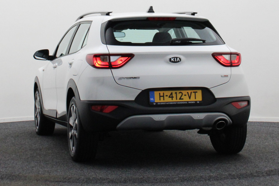 Kia Stonic 1.0 T-GDi DynamicLine Camera, Apple Carplay, Navigatie, Cruise, PDC, 17"