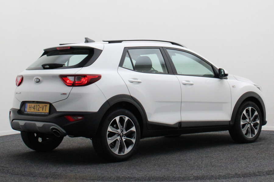 Kia Stonic 1.0 T-GDi DynamicLine Camera, Apple Carplay, Navigatie, Cruise, PDC, 17"