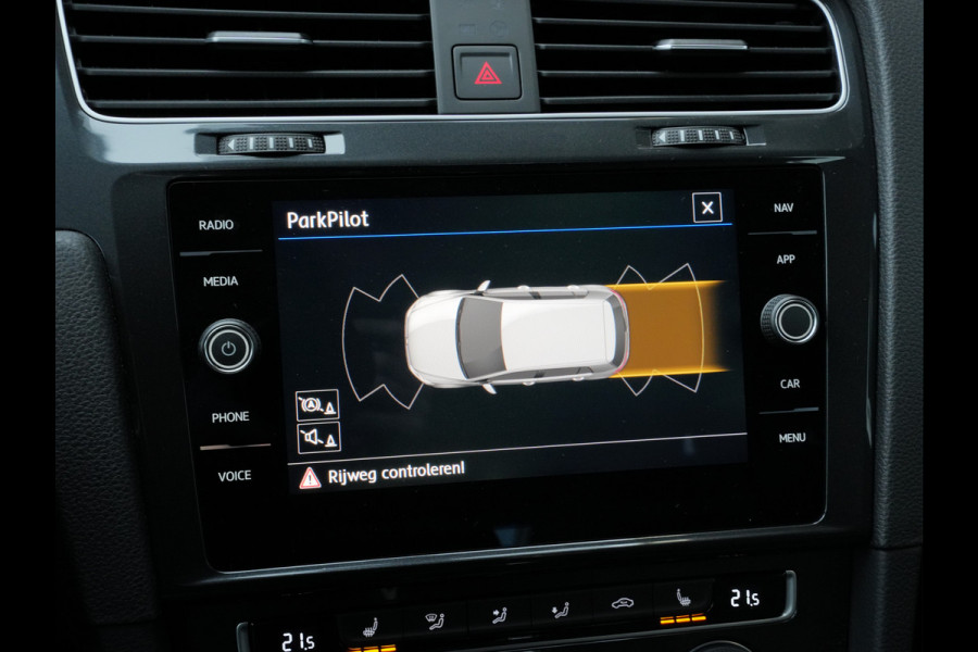 Volkswagen e-Golf E-DITION | Navigatie | Climate Control | ACC | Stoelverwarming| SOH 89%