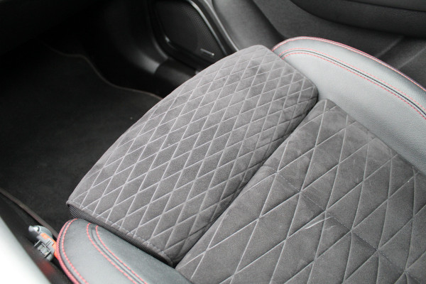 Renault Kadjar 1.3 TCe 160PK Black Edition | Trekhaak | Panoramadak | BLIS | Bose | Alcantara