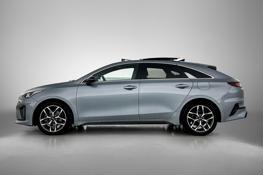 Kia ProCeed 1.5 T-GDI GT-Line (PANORAMADAK, STOEL-/STUURVERWARMING, NAVIGATIE, CAMERA)