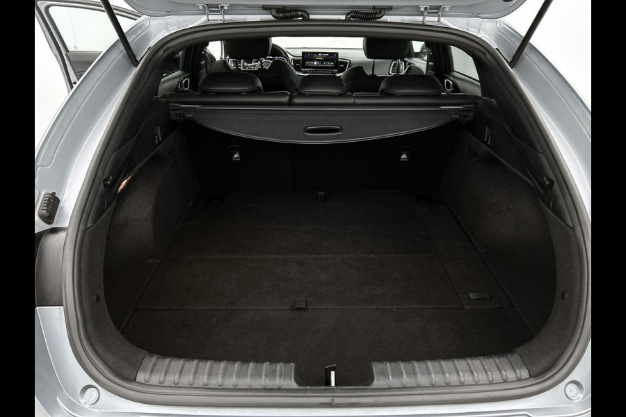 Kia ProCeed 1.5 T-GDI GT-Line (PANORAMADAK, STOEL-/STUURVERWARMING, NAVIGATIE, CAMERA)