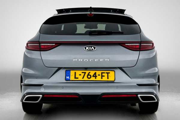 Kia ProCeed 1.5 T-GDI GT-Line (PANORAMADAK, STOEL-/STUURVERWARMING, NAVIGATIE, CAMERA)