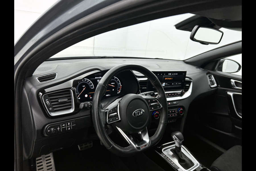 Kia ProCeed 1.5 T-GDI GT-Line (PANORAMADAK, STOEL-/STUURVERWARMING, NAVIGATIE, CAMERA)