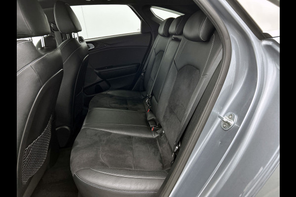 Kia ProCeed 1.5 T-GDI GT-Line (PANORAMADAK, STOEL-/STUURVERWARMING, NAVIGATIE, CAMERA)