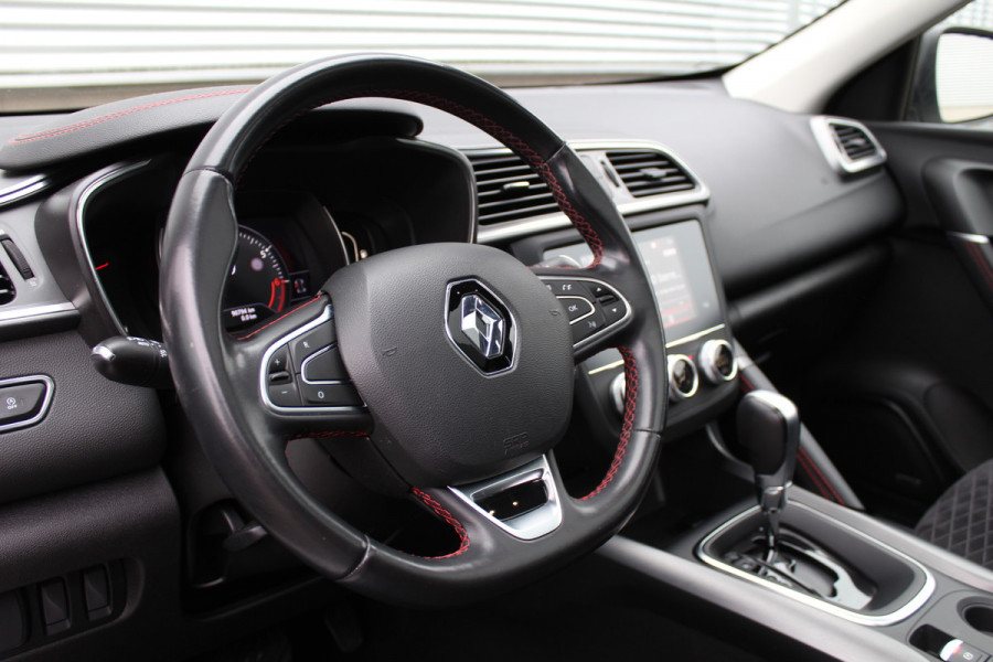 Renault Kadjar 1.3 TCe 160PK Black Edition | Trekhaak | Panoramadak | BLIS | Bose | Alcantara