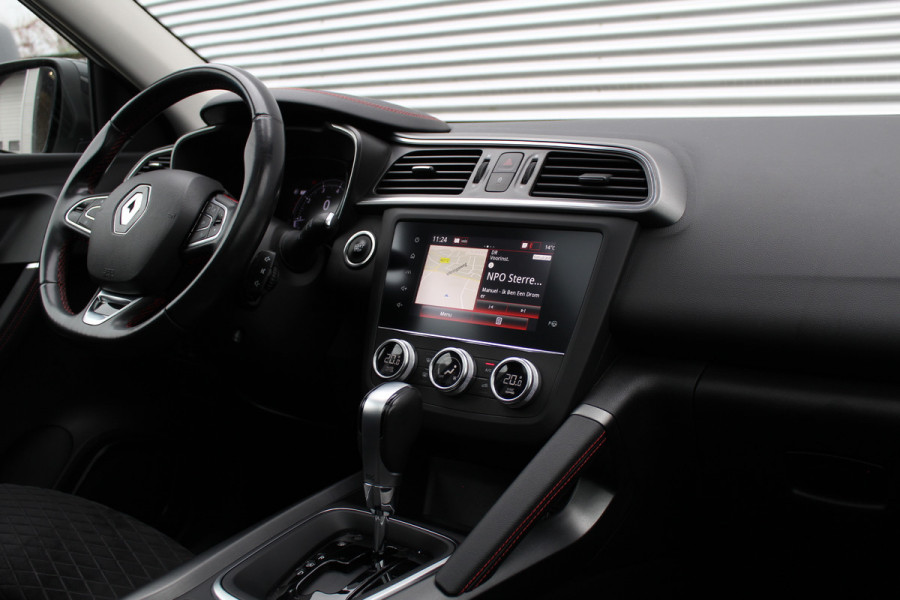 Renault Kadjar 1.3 TCe 160PK Black Edition | Trekhaak | Panoramadak | BLIS | Bose | Alcantara