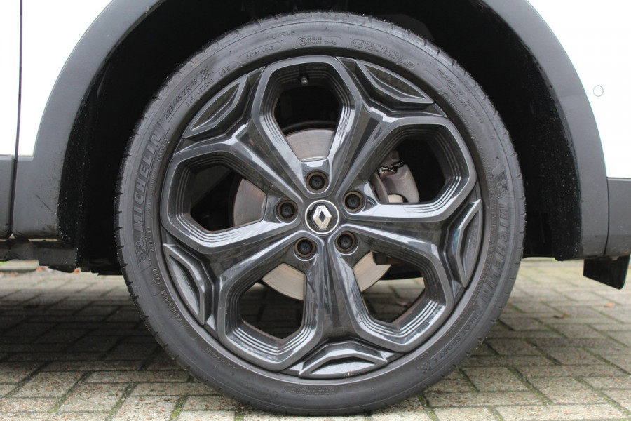 Renault Kadjar 1.3 TCe 160PK Black Edition | Trekhaak | Panoramadak | BLIS | Bose | Alcantara