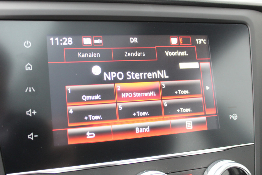 Renault Kadjar 1.3 TCe 160PK Black Edition | Trekhaak | Panoramadak | BLIS | Bose | Alcantara