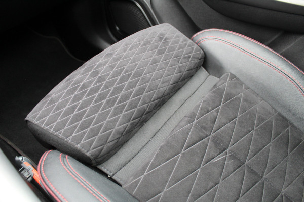 Renault Kadjar 1.3 TCe 160PK Black Edition | Trekhaak | Panoramadak | BLIS | Bose | Alcantara