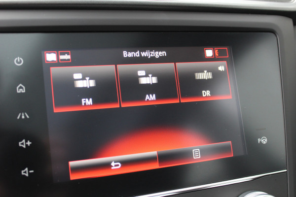 Renault Kadjar 1.3 TCe 160PK Black Edition | Trekhaak | Panoramadak | BLIS | Bose | Alcantara