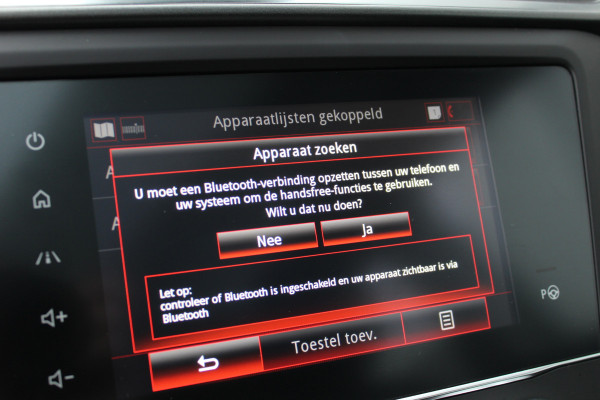 Renault Kadjar 1.3 TCe 160PK Black Edition | Trekhaak | Panoramadak | BLIS | Bose | Alcantara