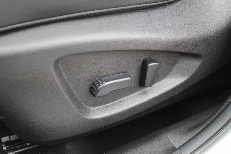 Renault Kadjar 1.3 TCe 160PK Black Edition | Trekhaak | Panoramadak | BLIS | Bose | Alcantara