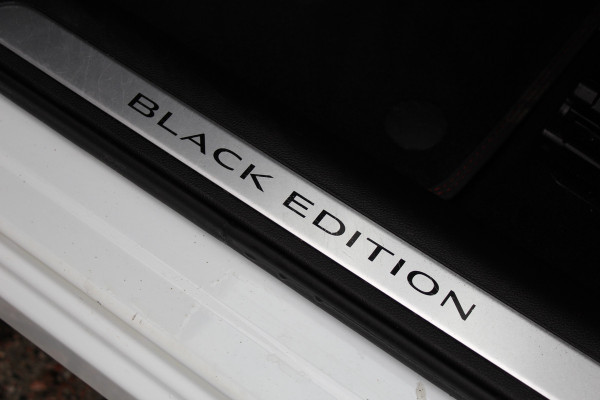 Renault Kadjar 1.3 TCe 160PK Black Edition | Trekhaak | Panoramadak | BLIS | Bose | Alcantara