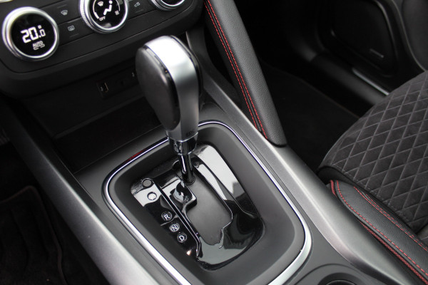 Renault Kadjar 1.3 TCe 160PK Black Edition | Trekhaak | Panoramadak | BLIS | Bose | Alcantara