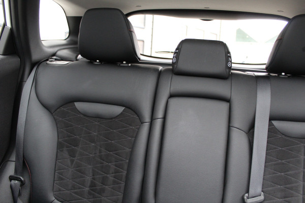 Renault Kadjar 1.3 TCe 160PK Black Edition | Trekhaak | Panoramadak | BLIS | Bose | Alcantara