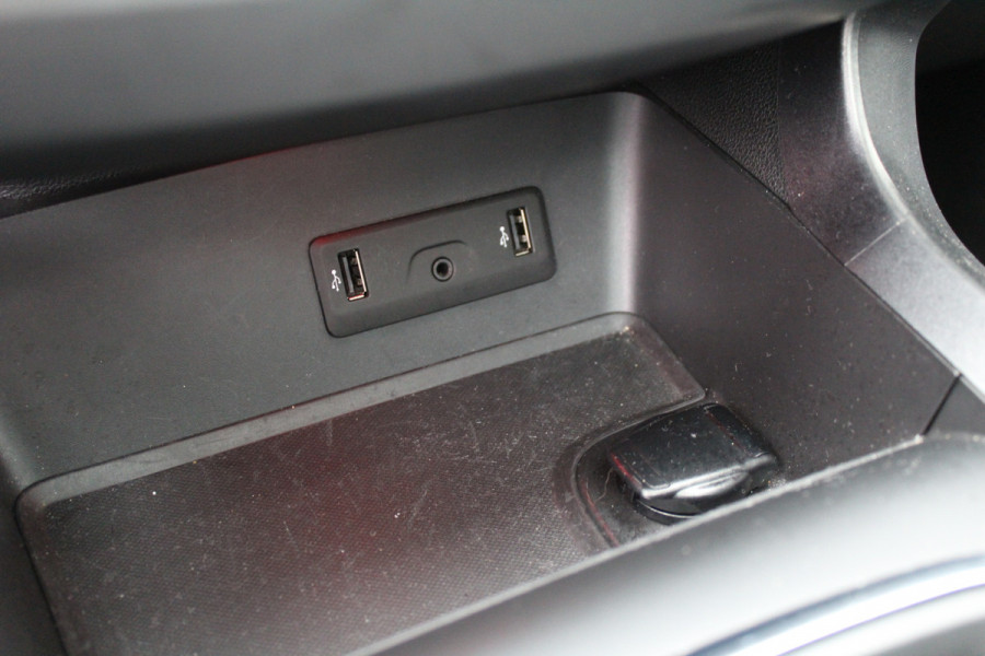 Renault Kadjar 1.3 TCe 160PK Black Edition | Trekhaak | Panoramadak | BLIS | Bose | Alcantara