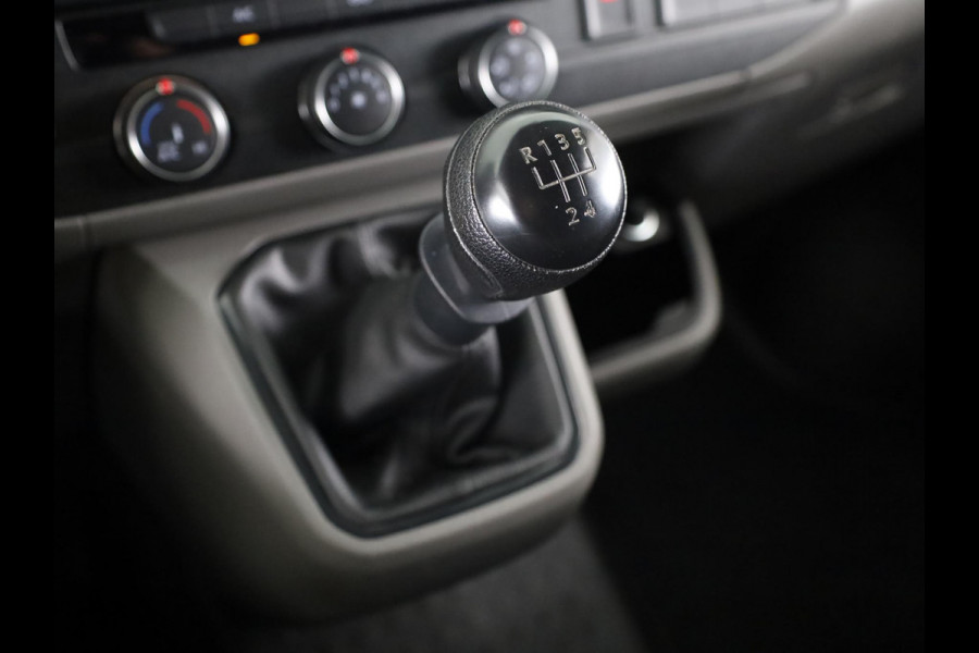 Volkswagen Transporter 2.0 TDI L2H1 28 Comfortline 110 pk | Verlengde garantie | Navigatie via App | Parkeersensoren achter | Cruise control |