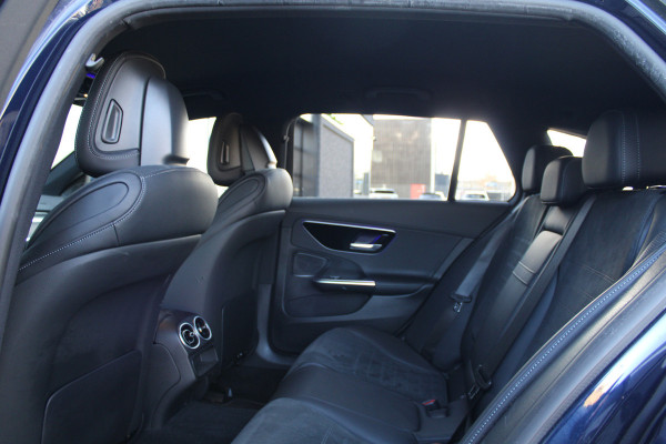 Mercedes-Benz C-Klasse 300 e AMG Line | DODE HOEK | KEYLESS | ELEK TREKHAAK | CAMERA | AMBIENTLIGHT |