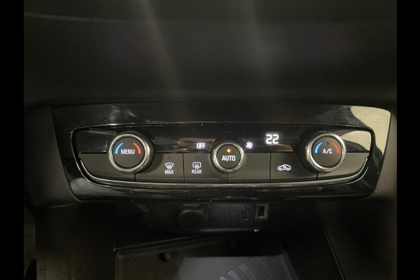 Opel CORSA-E Elegance 50 kWh Navigatie Apple Carplay/Android Auto Camera Parkeersensoren Adaptive Cruise Control Lichtmetalen velgen Climate Control