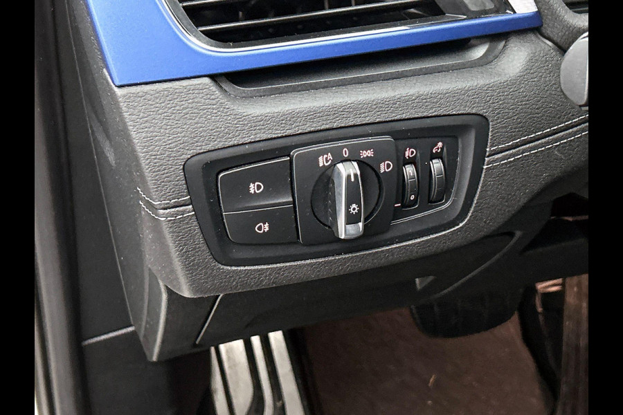 BMW X1 xDrive25e Exe PLUG-In M Sport Shadow TREKHAAK | 1/2 LEER | EL. ACHTERKLEP | 18"LM