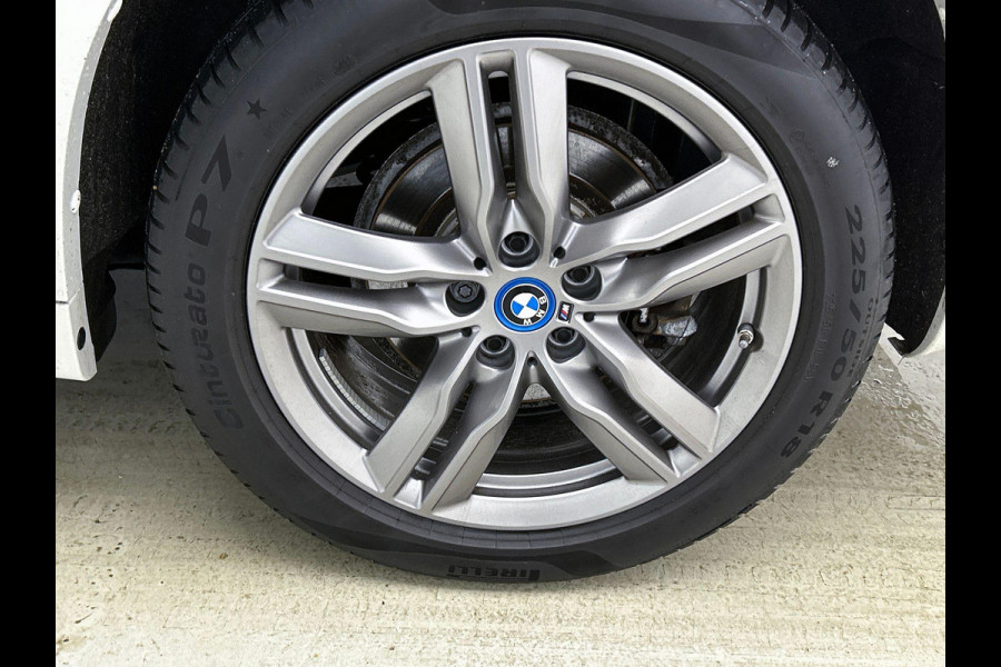 BMW X1 xDrive25e Exe PLUG-In M Sport Shadow TREKHAAK | 1/2 LEER | EL. ACHTERKLEP | 18"LM