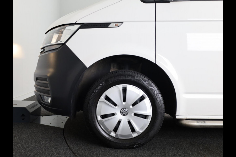 Volkswagen Transporter 2.0 TDI L2H1 28 Comfortline 110 pk | Verlengde garantie | Navigatie via App | Parkeersensoren achter | Cruise control |