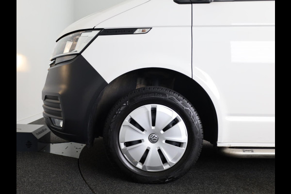 Volkswagen Transporter 2.0 TDI L2H1 28 Comfortline 110 pk | Verlengde garantie | Navigatie via App | Parkeersensoren achter | Cruise control |