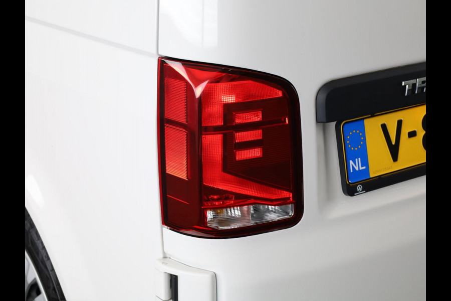 Volkswagen Transporter 2.0 TDI L2H1 28 Comfortline 110 pk | Verlengde garantie | Navigatie via App | Parkeersensoren achter | Cruise control |